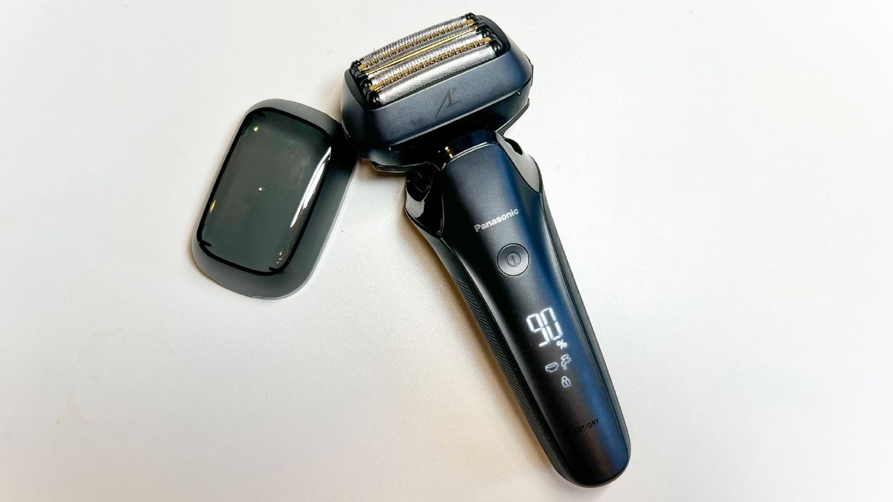 Panasonic Arc6 razor on a table