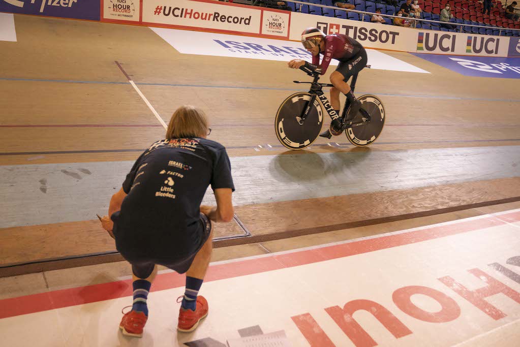 Alex Dowsett in Aquascalientes, Mexico during his UCI Hour Record attempt