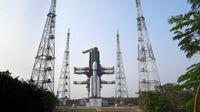 An Indian LVM3 rocket on the pad ahead of the planned Dec. 23, 2025 launch of the BlueBird 6 satellite for AST SpaceMobile.