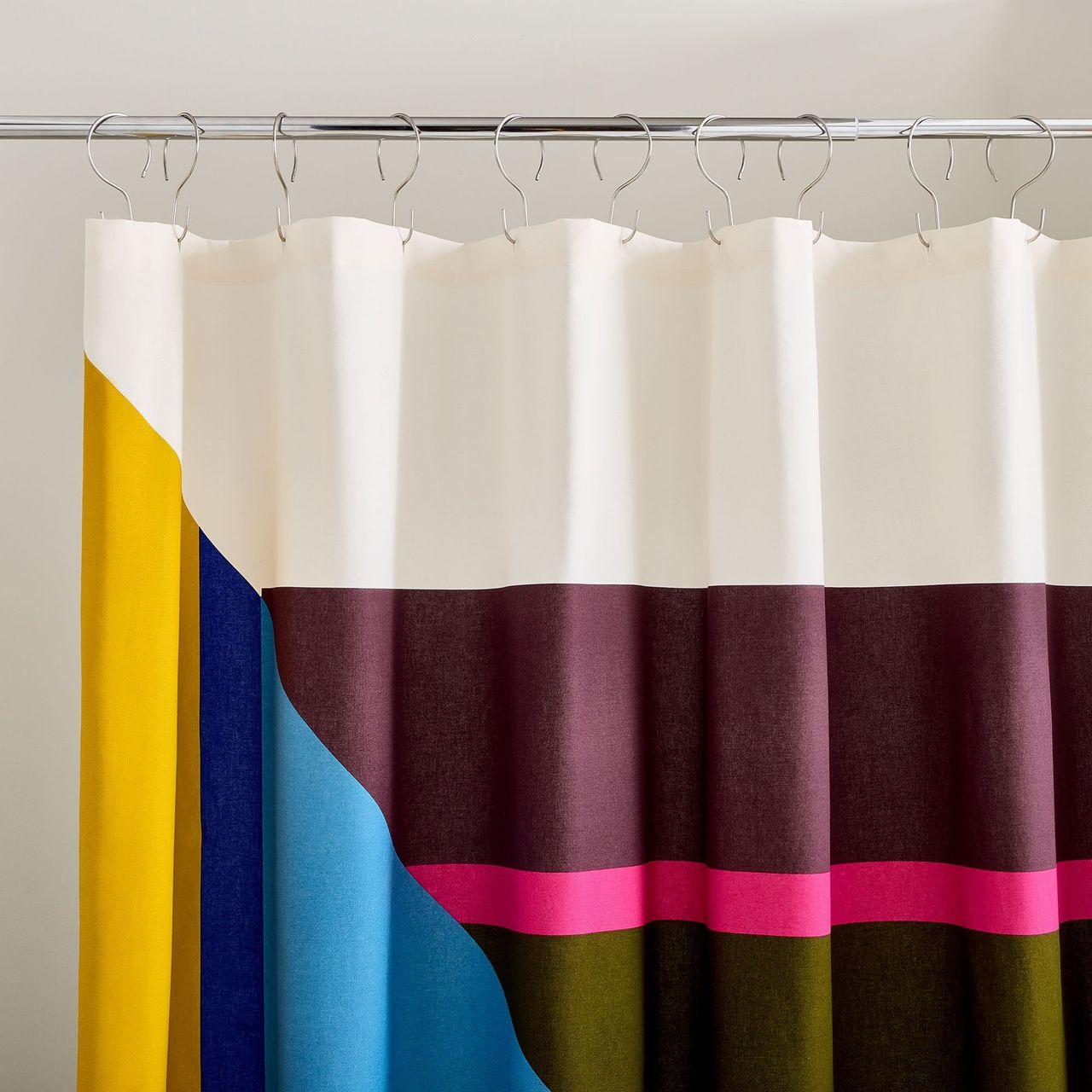 8 of the best small bathroom shower curtain ideas | Real Homes