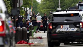 CBS News and WBBM Chicago cover the mass shooting in Highland Park