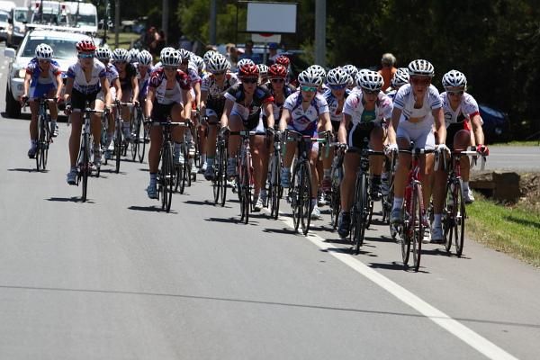 Joanne Hogan (Prime) at the front of the bunch on Midland Highway