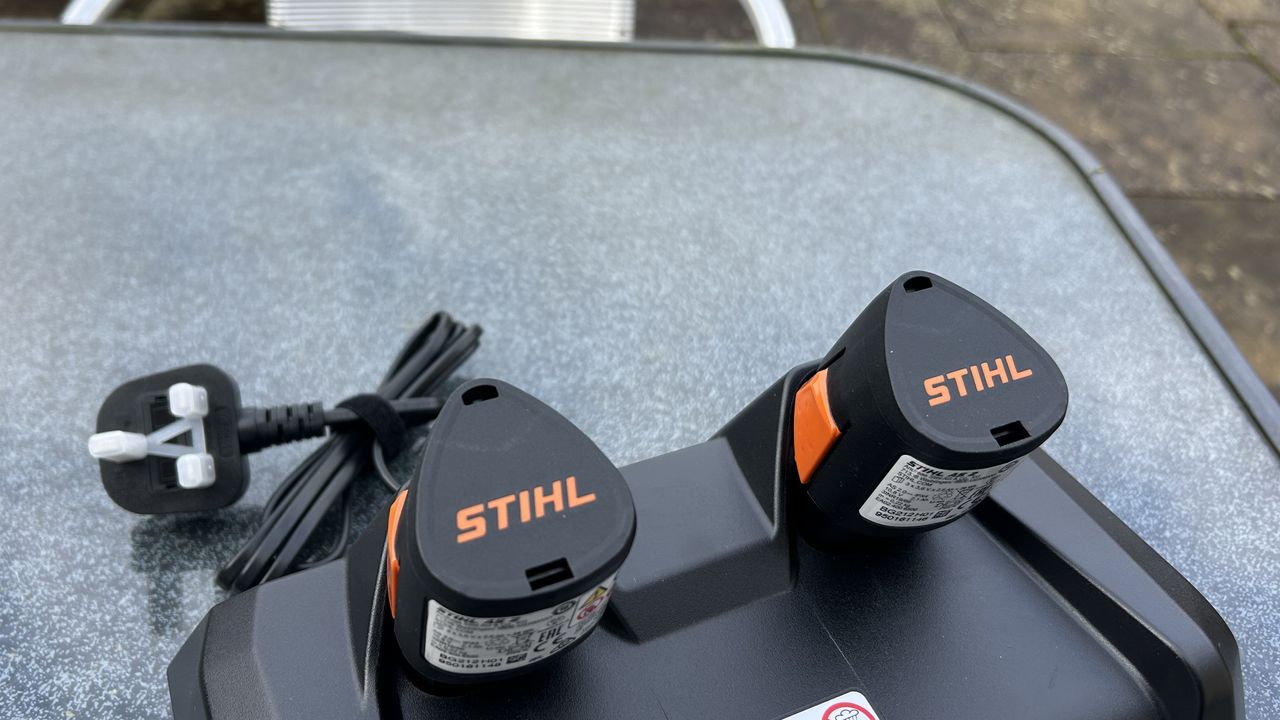Stihl GTA 30 cordless garden pruner