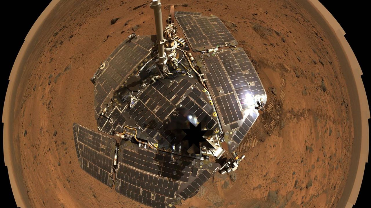 'Significant areas of Mars may have once been covered by water': Scientists find hidden clue in Spirit rover data