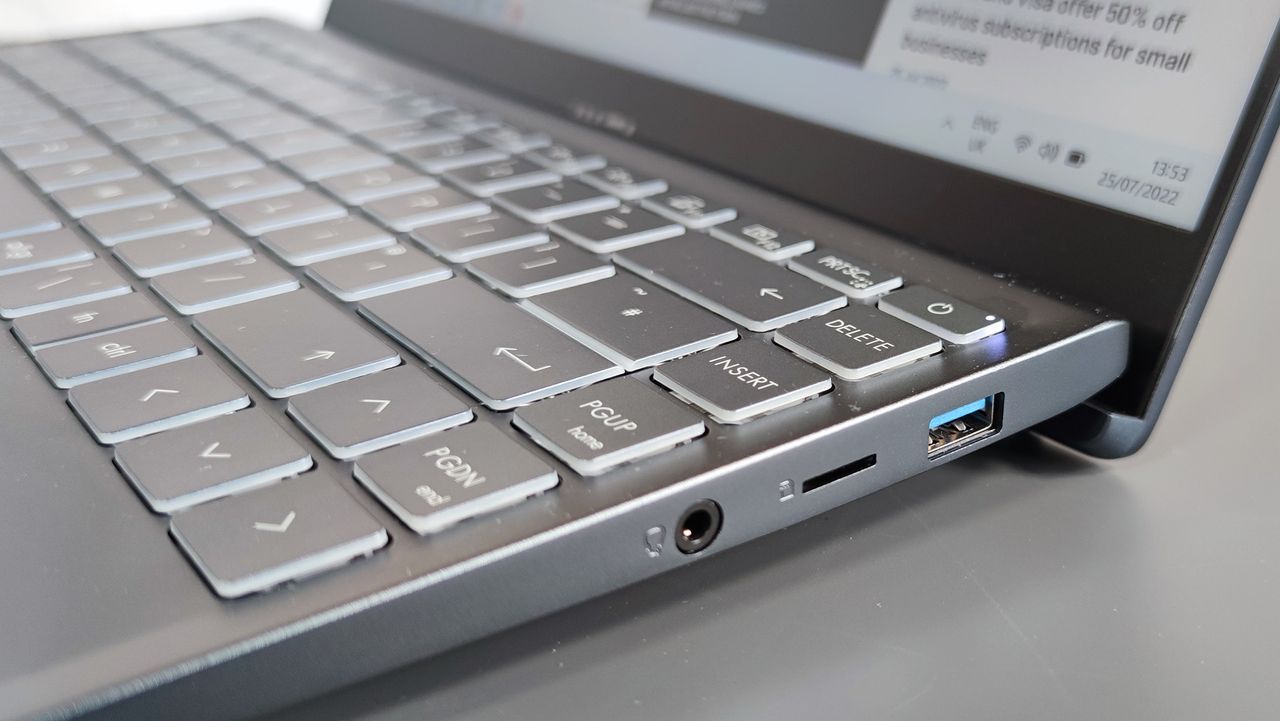 A closeup of the MSI Prestige 14 A12UC 2022's right-hand ports