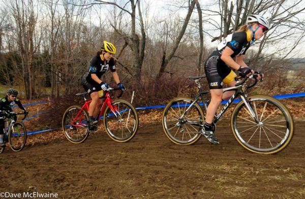 Elle Anderson (Ladies Firsat Racing) keeping pace with the leaders