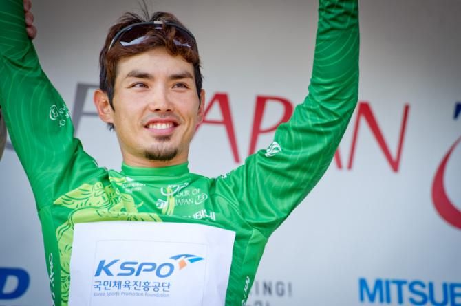 Sung Baek Park (KSPO) in the green leader's jersey