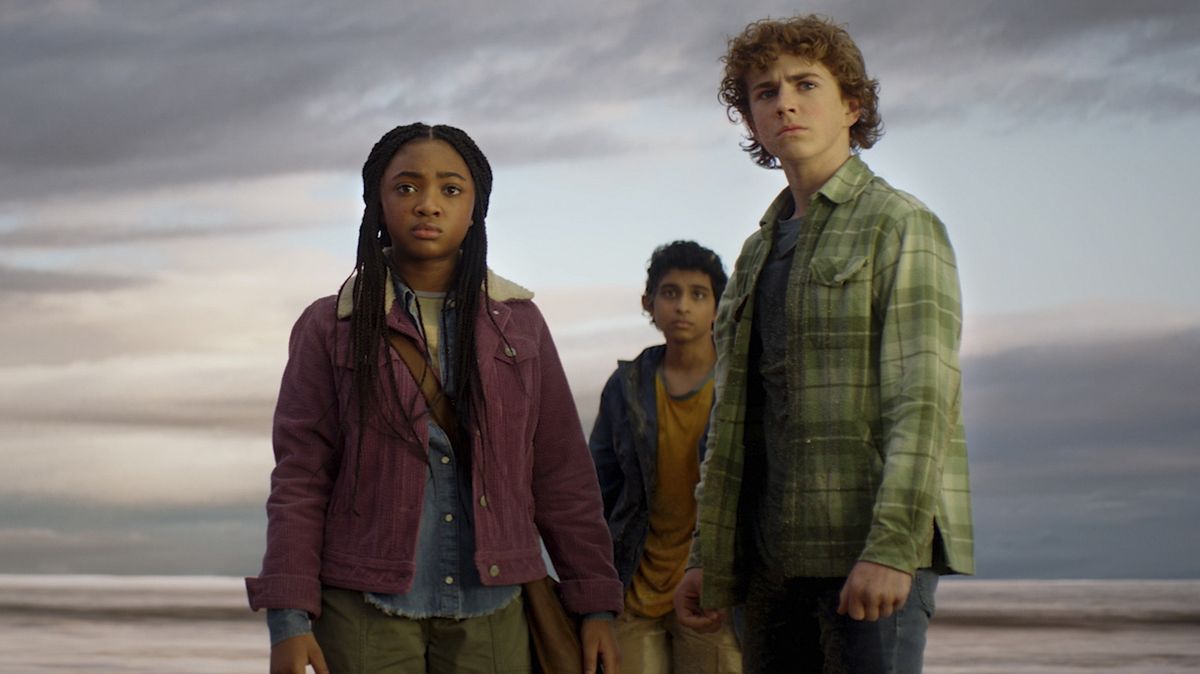 Annabeth, Grover, and Percy look into the distance in Percy Jackson and the Olympians&#039; TV show