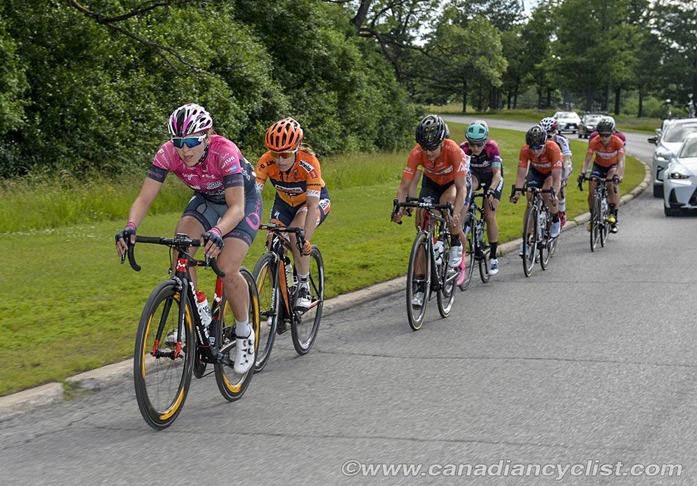 Alison Jackson (BePink - Cogeas) leads the chase of Bergen