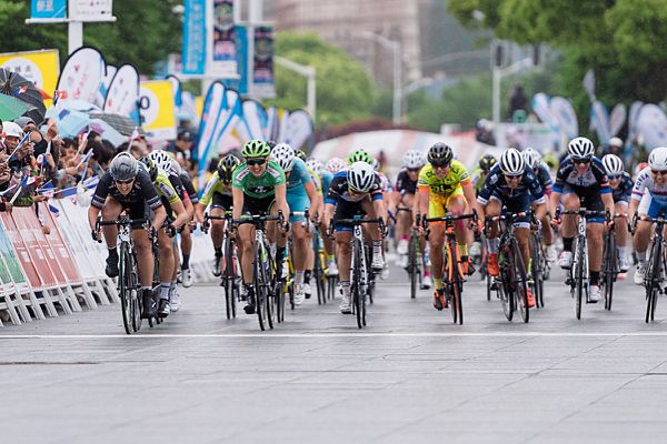 Chloe Hosking (Wiggle High5) wins stage 2 at Tour of Chongming Island