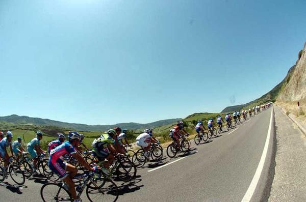 Blue skies greeted the riders for stage 2.