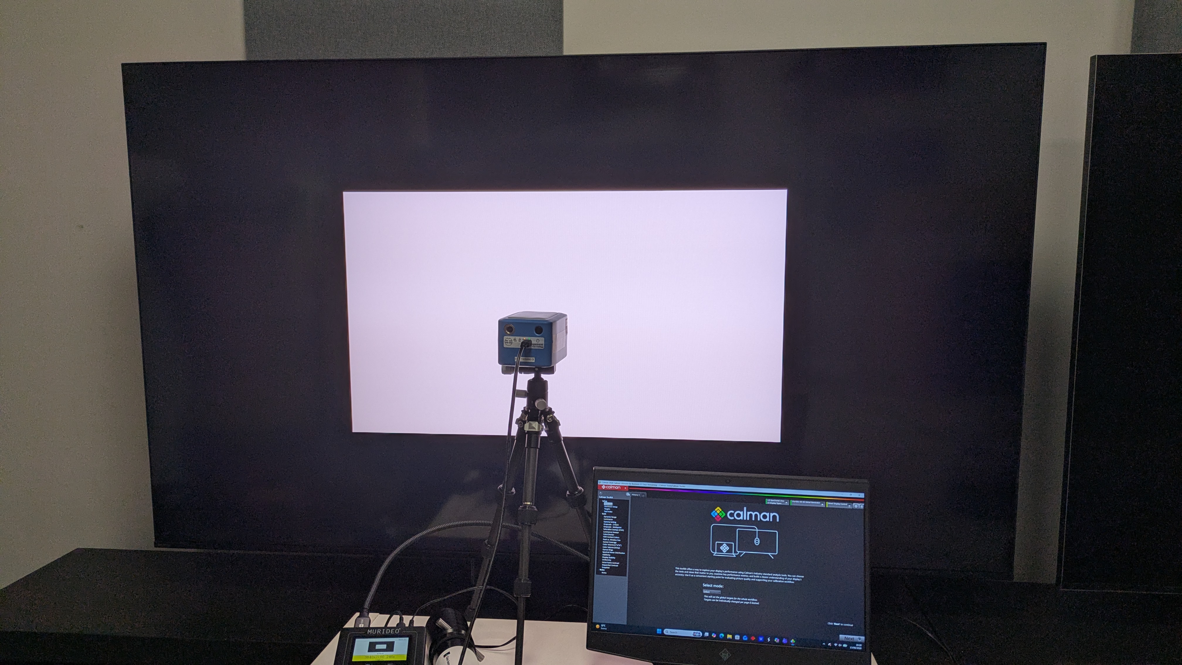Sony Bravia 7 II with white window test pattern on screen