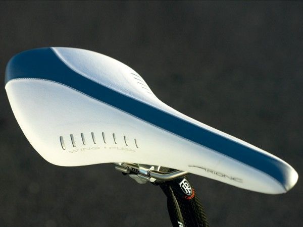 Fizik Arione saddle