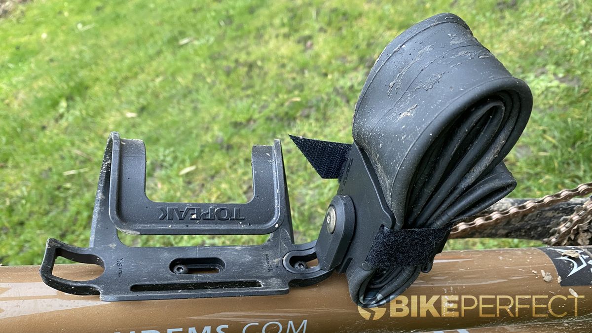 Topeak Ninja Master+ bottle cages and tools review