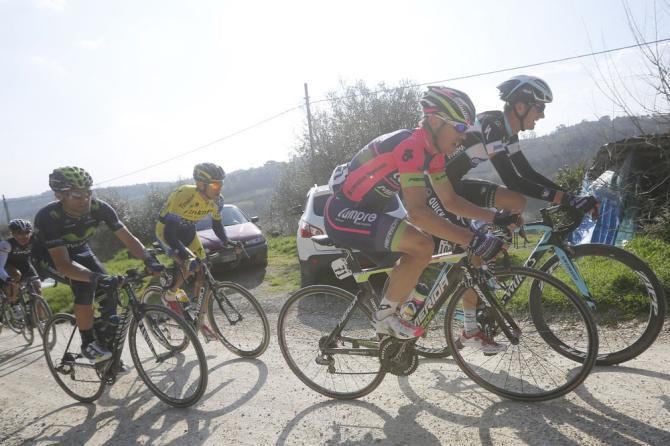 Cunego leads Valverde in Strade Bianche