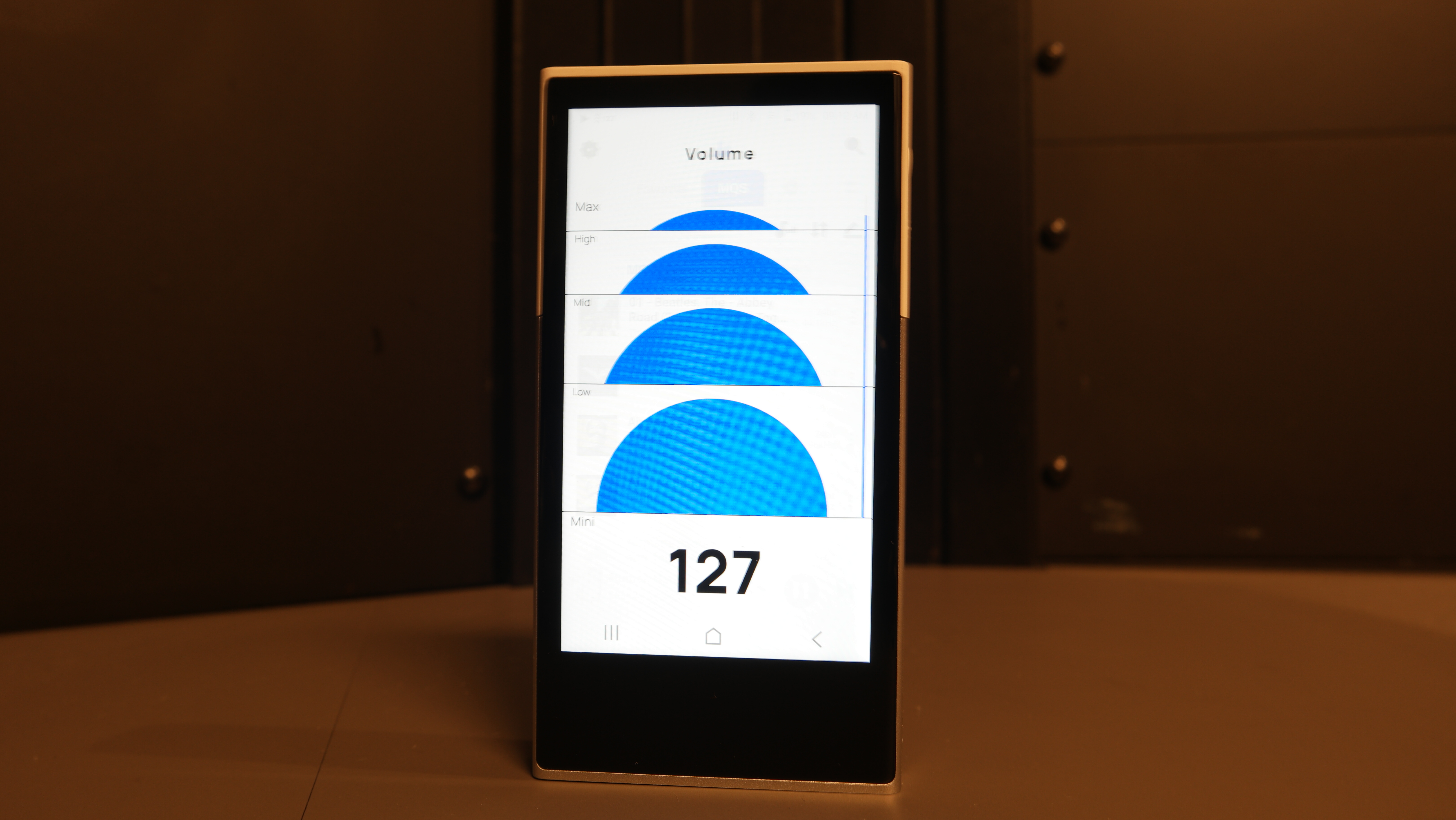 Astell & Kern Activo P1 volume control screen