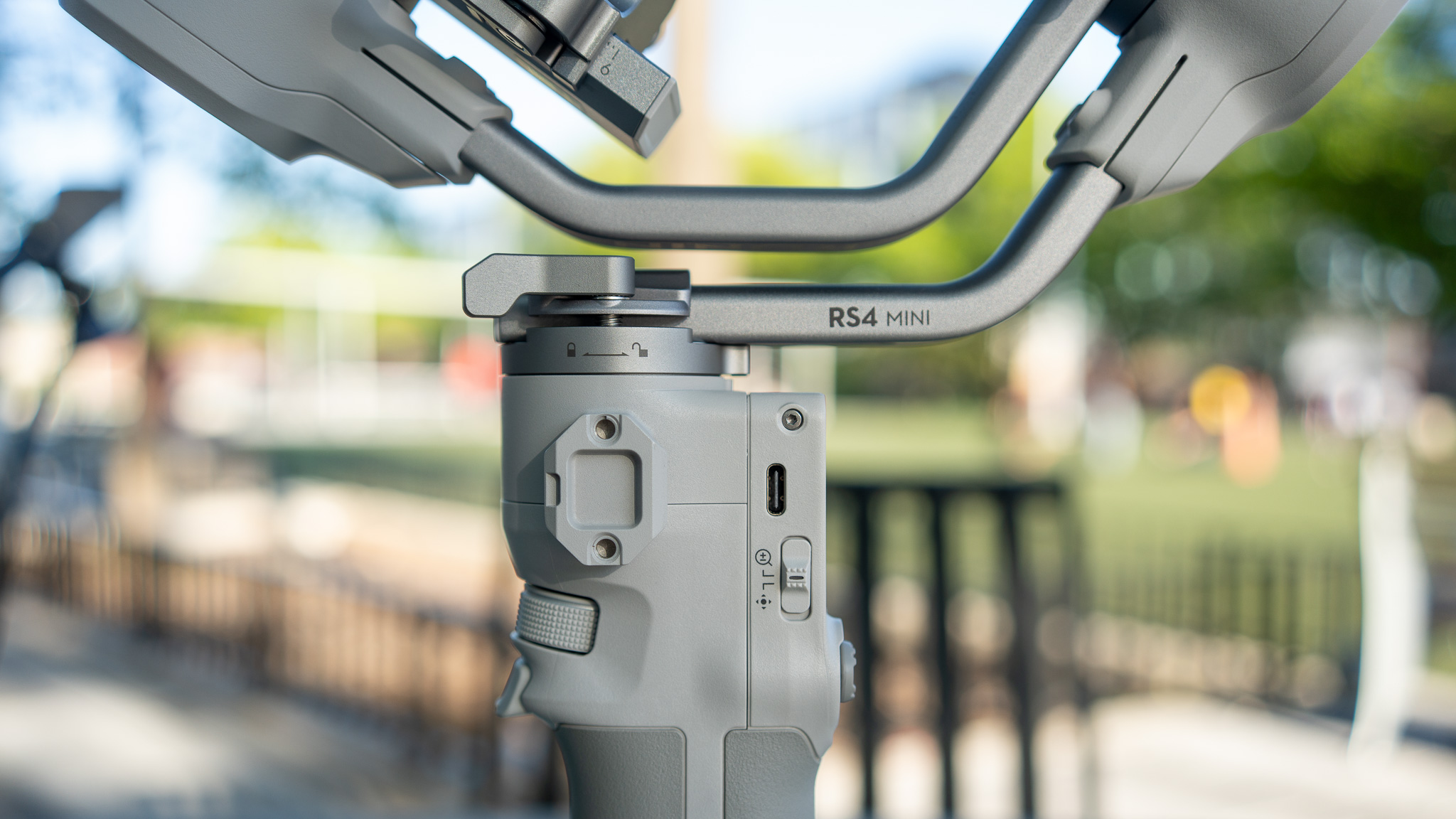 DJI RS4 Mini_Left side controls