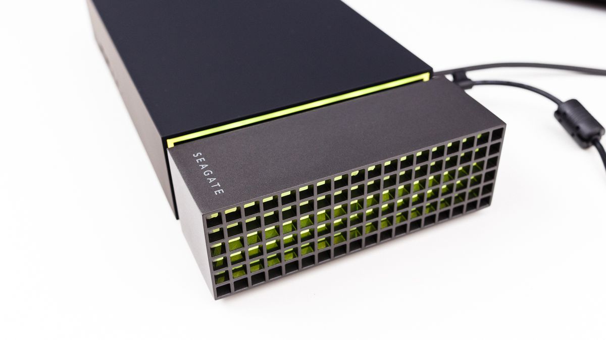 Seagate FireCuda Gaming Dock (4TB) Review: Dock-Full of Storage