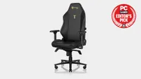 Secretlab Titan Evo 2022在各种360°角的灰色背景上的游戏椅。