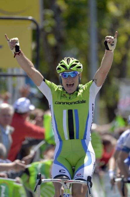Elia Viviani (Cannondale) won the sprint on stage 2