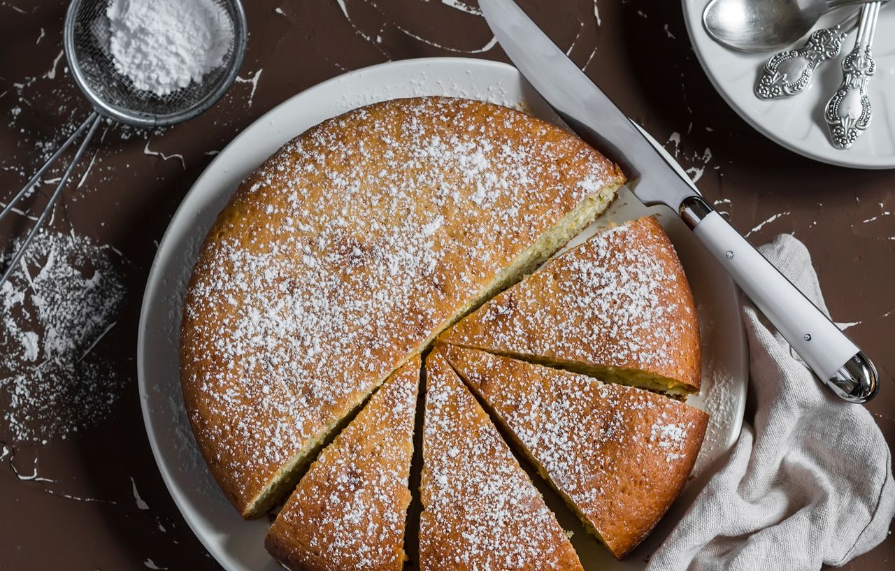 Lemon cake with olive oil