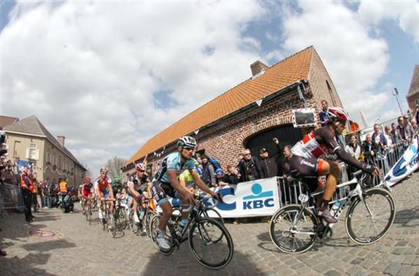 Tom Boonen chasing his great rival Fabian Cancellara (right)