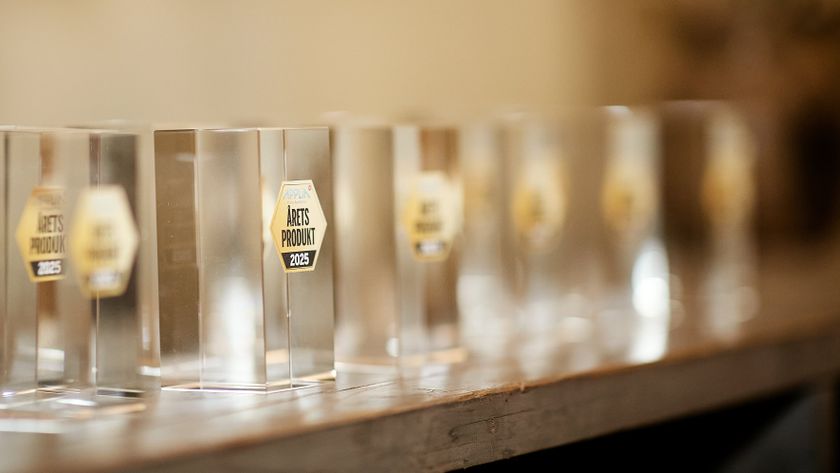 &Aring;rets Produktpriser 2025 st&aring;r p&aring; et tr&aelig;bord