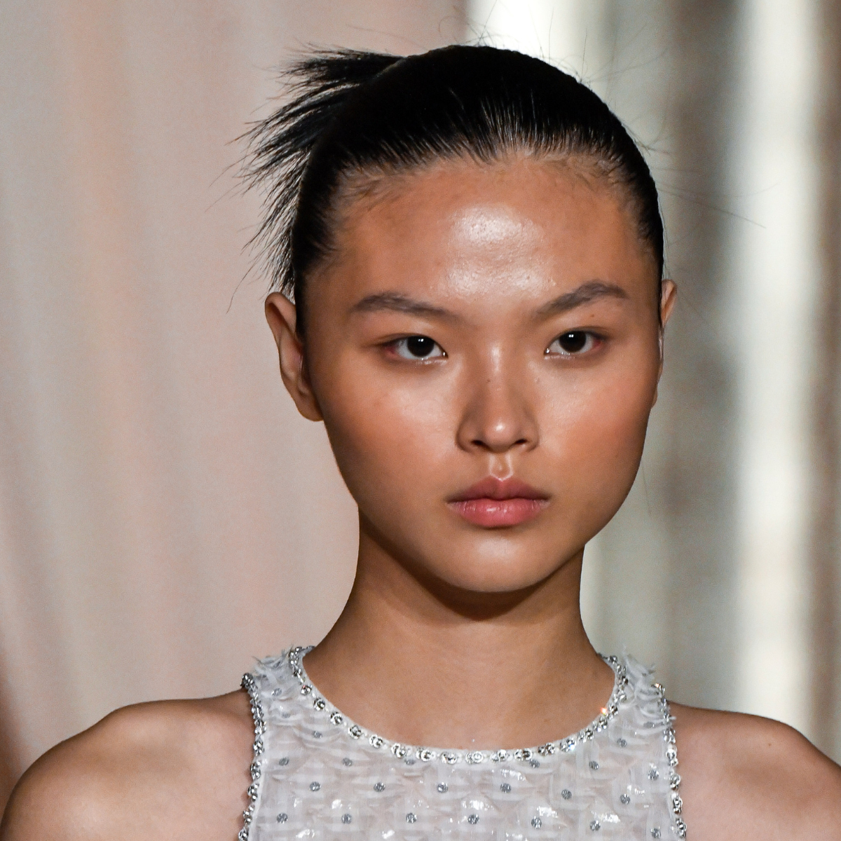 Pores A model walks the runway during the Chanel Haute Couture Fall/Winter 2025-2026 fashion show as part of Paris Fashion Week on July 8, 2025 in Paris, Franc