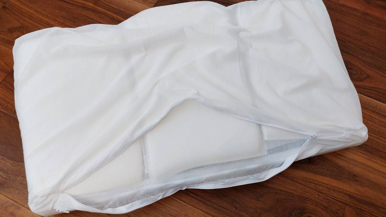 Groove Adjustable Memory Foam Pillow