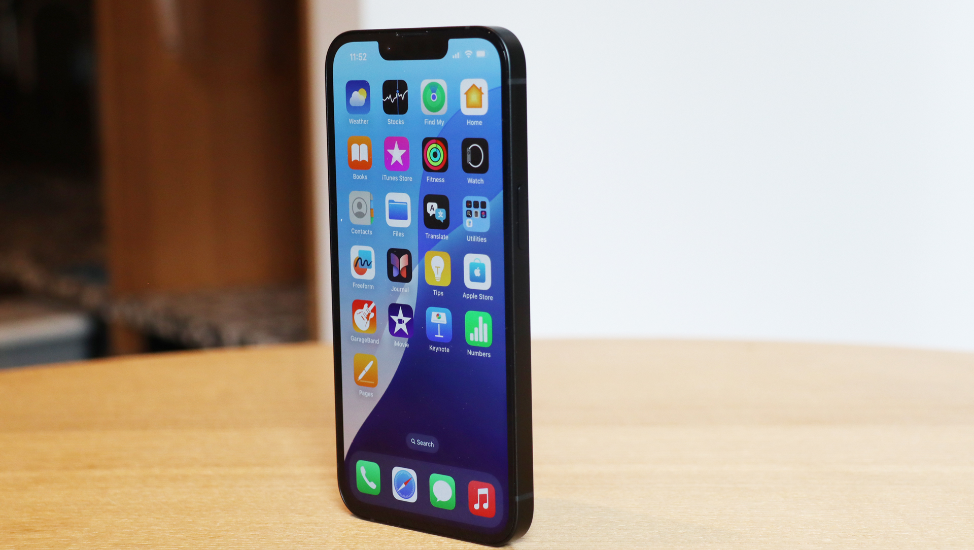 Apple iPhone 16e REVIEW