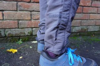 Image shows a rider wearing the Endura Hummvee II trousers.
