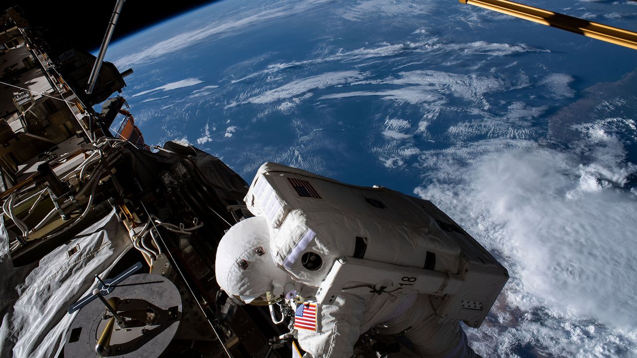 expedition 61 spacewalks