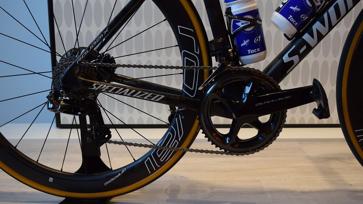 Gilbert and Lampaert ran Shimano Dura-Ace R9100 series drivetrains