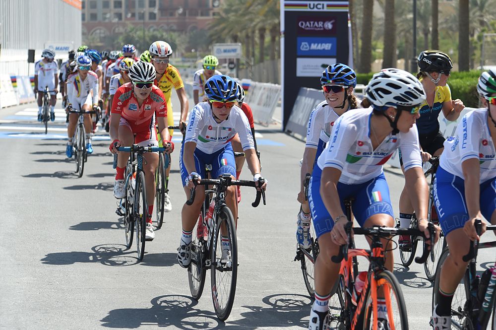 The Italian and Chinese women check out the Worlds route