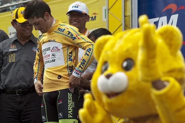 Andrea Guardini (Farnese Vini - Neri Sottoli) remains in yellow after two days &ndash; so does the local bear!