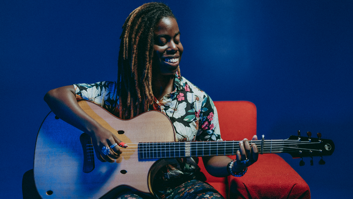 Yasmin Williams' astonishing fingerpicking prowess shines through on ...