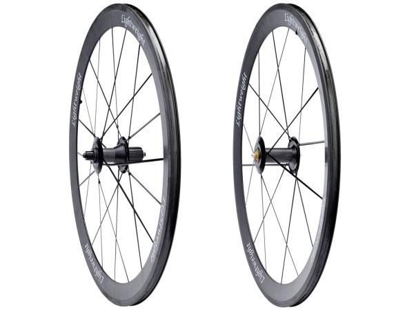 Carbonsports' Lightweight Standard III C carbon clinchers were a long time coming but worth the wait.