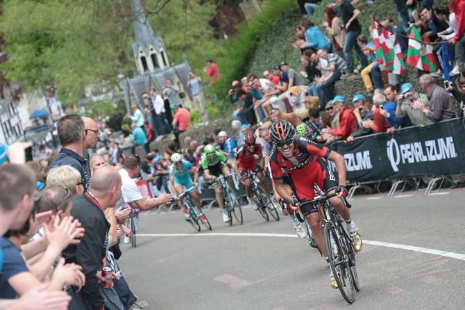 Samuel Sanchez (BMC) launches an attack to trick others into chasing