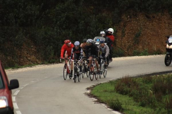 Five riders rode away from the peloton 12 kilometres into the stage and gained a maximum lead of 12 minutes.