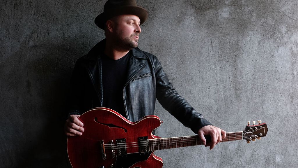 The guitar video of 2022? See two of the greatest session guitarists on