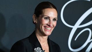 Julia Roberts will be presented the Icon Award ahead of her return to romcoms in October