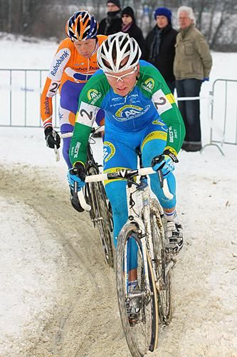 Thijs Al leads Gerben de Knegt late in the race.