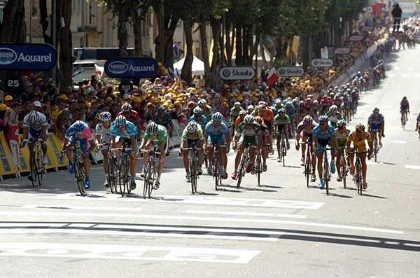 The sprint for fourth place in Lorient