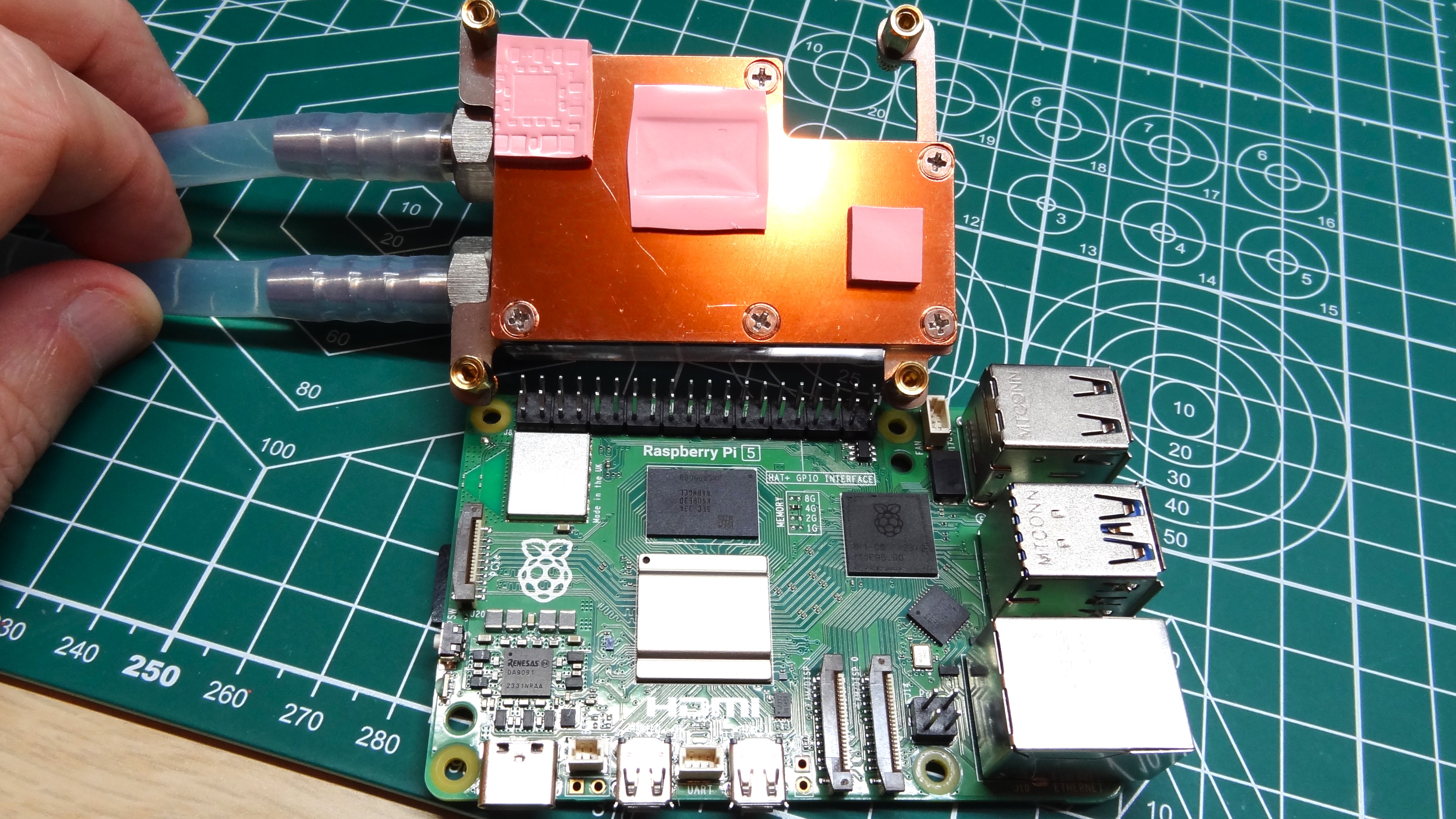 Kit Pendingin Air untuk Raspberry Pi 5