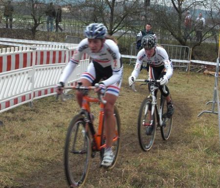 Helen Wyman (Kona FSA) battles with Hanka Kupfernagel in Germany.