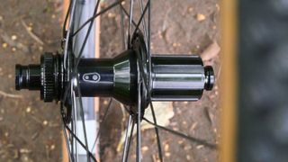 Crankbrothers Synthesis Carbon Gravel hub detailreview