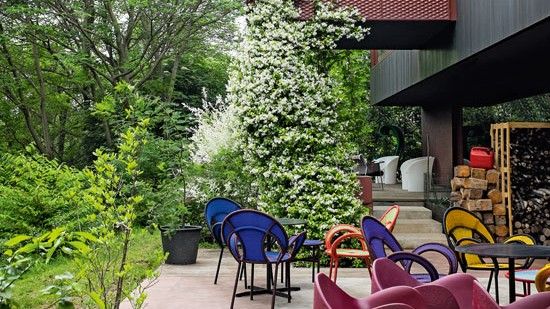 out door sitting area with chairs