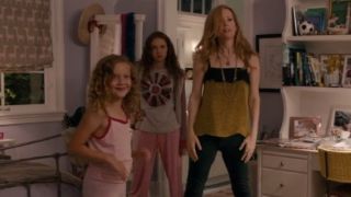 Leslie Mann And Iris and Maude Apatow in This Is 40