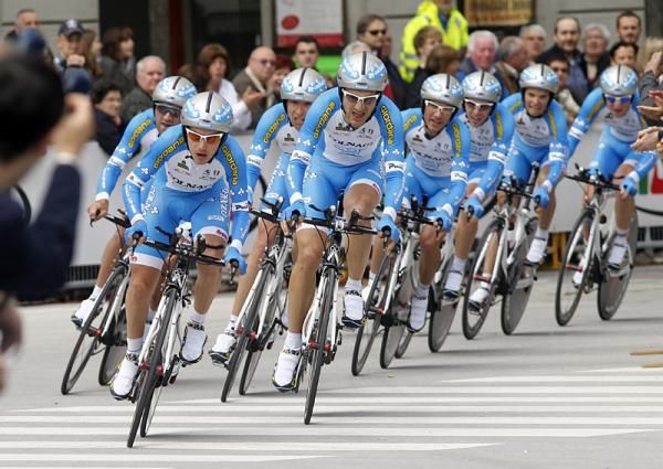 Colnago-CSF rounds a bend in the team time trial.