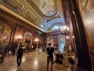 Galaxy Note 10 Plus photo inside new york public library